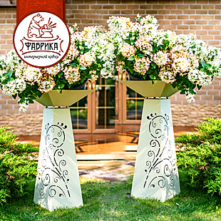 Вазоны для цветов из металла