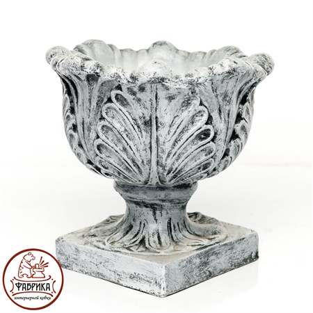 Уличный вазон из стеклопластика 