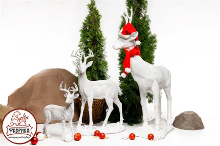 Олени парковые фигуры