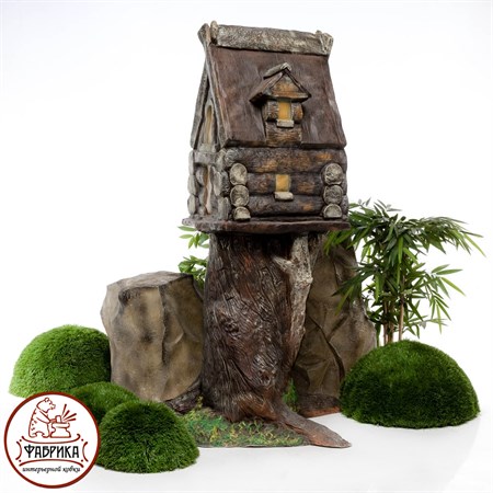 Фигура избушка на дереве