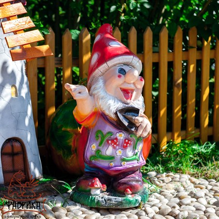 Фигура садовая Гном садовник F03097