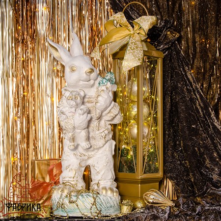 Декоративная фигура заяц