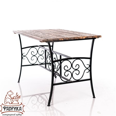 Кованый стол для дачи