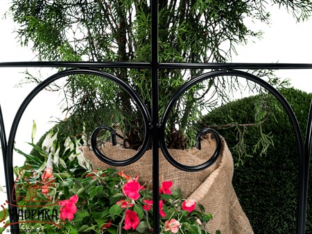 Металлическая опора для растений