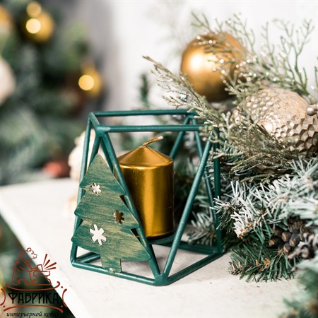 металлический подсвечник